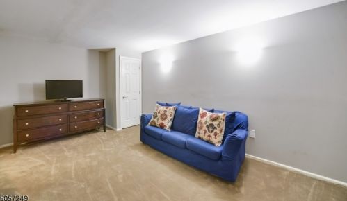 27 Twombly Ct, Morristown NJ  07960-5503 exterior