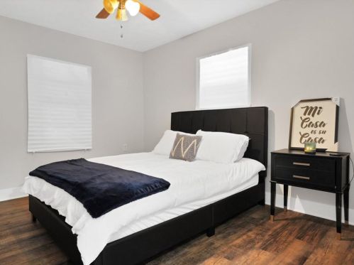 1327 33 St, Galveston TX 77550-4333 exterior