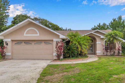 8450 Prestwick Pl, New Port Richey, FL 34655-4506