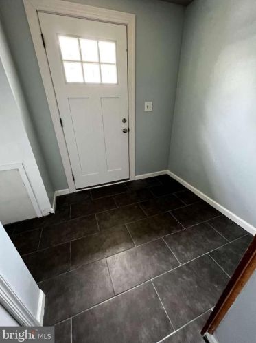 5083 Woodmill Dr, Wilmington, DE 19808-4082