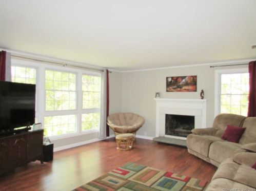 132 Turnbull Rd, New Hartford CT  06057-4136 exterior