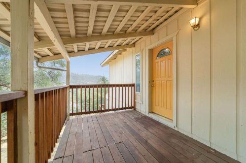 20809 Caylor Dr, Soulsbyville, CA 95372-9719