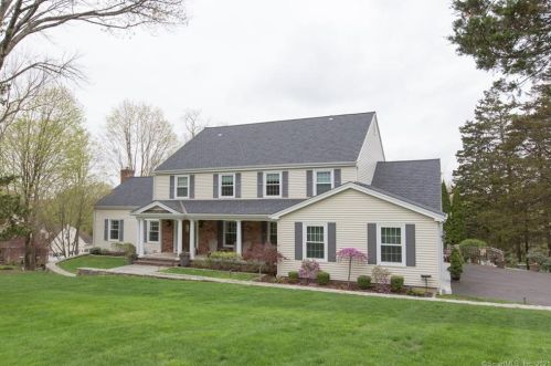 13 Ridgecrest Rd, Stamford, CT 06903-3121