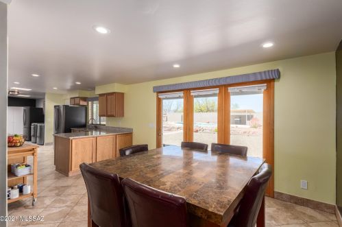 6721 Pomona Rd, Tucson AZ 85705-2468 exterior