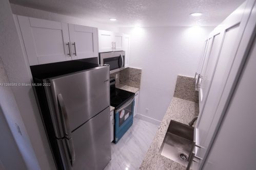 1426 22nd Ave, Hollywood FL 33020-2001 exterior