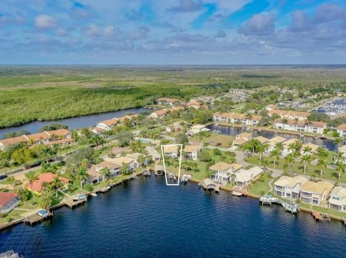 140 Eveningstar Cay, Naples FL  34114-9611 exterior
