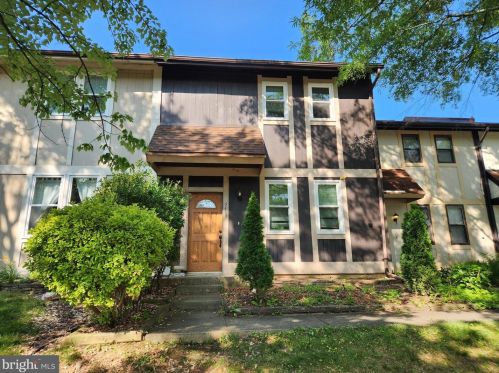 5403 Crossrail Dr, Springfield VA  22015-1812 exterior