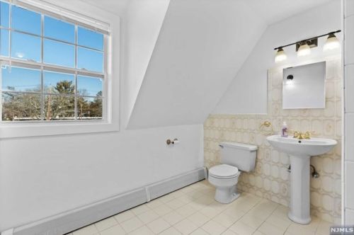 296 Ramapo Valley Rd, Oakland NJ  07436-1817 exterior