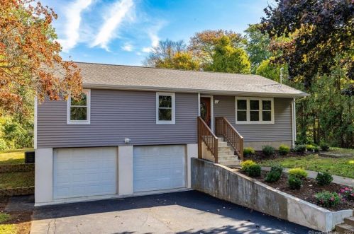 545 Parum Rd, Colchester, CT 06415-1932