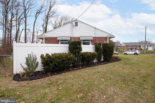 668 Sacramento Dr, West Deptford, NJ 08051-1336