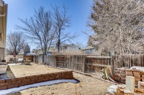 2739 Rifle St, Denver CO 80013-2116 exterior