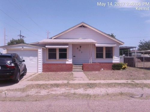601 Martin St, Kermit, TX 79745-4121