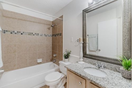 2213 Silverthorn Ln, Lewisville TX  75028-7246 exterior