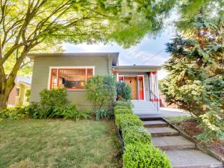 2535 49th Ave, Portland, OR 97206-1524