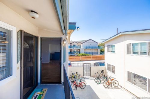 2045 Oliver Ave, San Diego CA 92109-5549 exterior