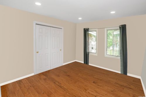 195 Franklin Rd, Oakdale NY  11769-2243 exterior