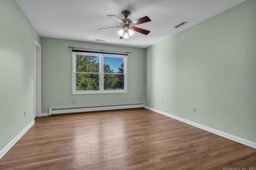 19 Fairlawn Dr, Wallingford CT 06492-2588 exterior