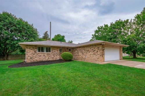 57425 County Road 35, Middlebury IN  46540-9716 exterior