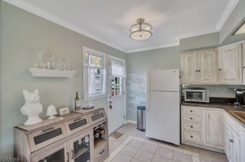 113 Santa Fe Trl, Hopatcong NJ  07843-1247 exterior