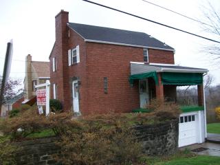 5600 Crestmont Ave, Verona, PA 15147-3224