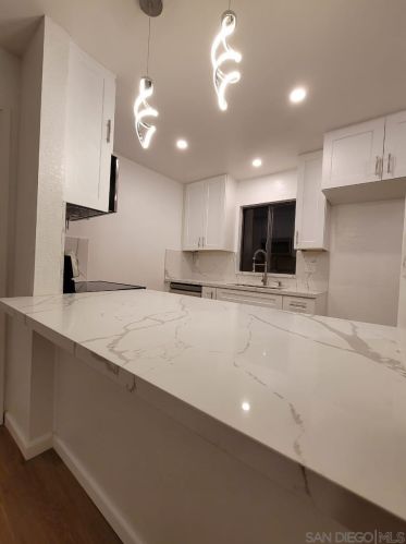 3142 Midway Dr, San Diego, CA 92110-4540