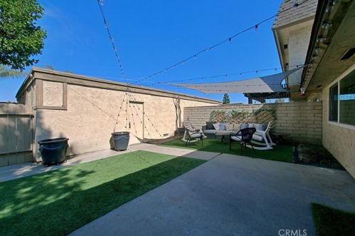 2000 Figwood Ln, Anaheim CA  92806-4605 exterior