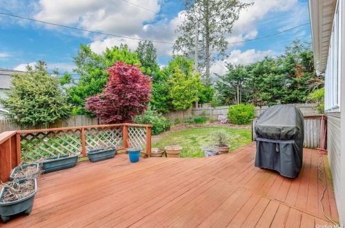 177 Aspinwall St, Westbury, NY 11590-2937