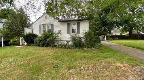 17 Madison Ave, East Brunswick, NJ 08816-4764