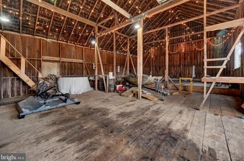 435 Boxwood Rd, Red Lion PA  17356-8347 exterior