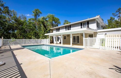 3400 25th Ave, Naples FL  34117-7122 exterior
