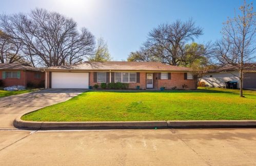 5805 Waltham Ave, Fort Worth, TX 76133-2717