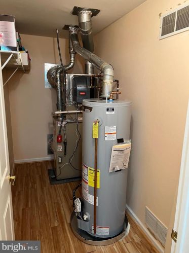 203 Pt Ct, Lawrence Township NJ  08648-2859 exterior