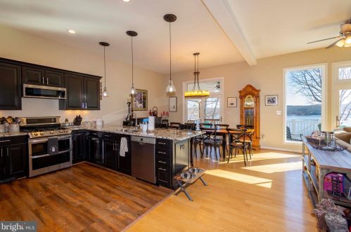 193 White Oak Dr, Mineral VA  23117-4705 exterior