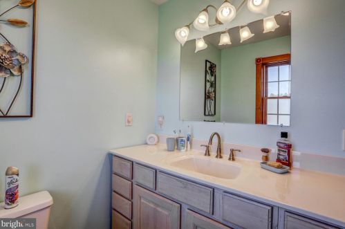 210 Hoernerstown Rd, Hummelstown PA  17036-9503 exterior