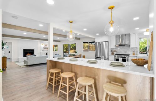 2216 Silver Peak Pl, Encinitas CA  92024-3145 exterior