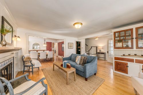 1919 Church St, Milwaukee WI 53213-2129 exterior