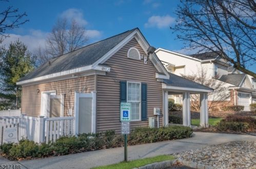 111 Sheffield Ct, Parsippany NJ  07834-3436 exterior