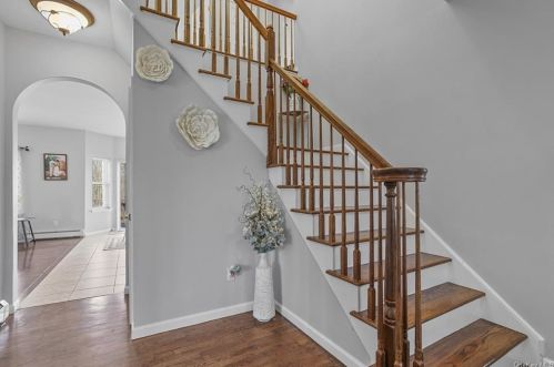 104 Dejong Ct, Montgomery NY  12549-1874 exterior