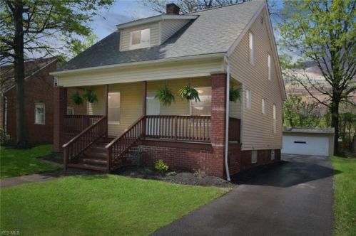 960 239th St, Cleveland, OH 44123-2542