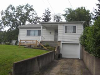 1518 Gulf St, South Connellsville PA  15425-1712 exterior