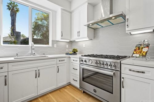 17309 Lemay St, Van Nuys CA 91406-5400 exterior