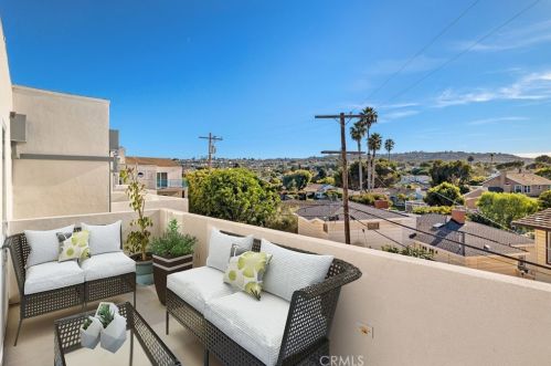 6160 Pacific Coast Hwy, Redondo Beach CA  90277-5907 exterior