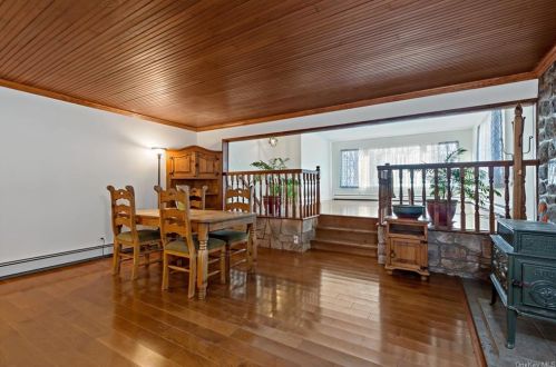334 Dennytown Rd, Tompkins Corners, NY 10579-1423