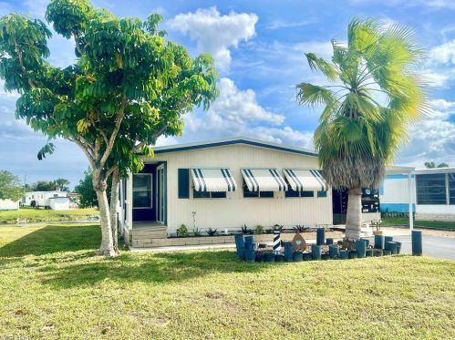 817 Cape Haze Ln, Naples, FL 34104-4115