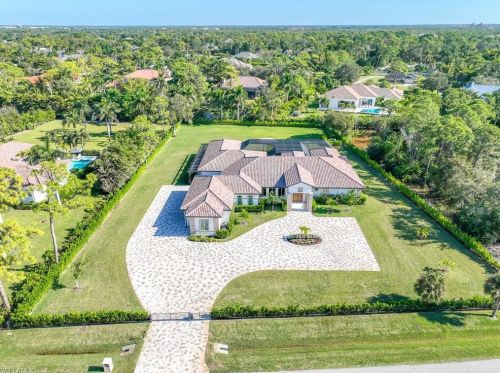 590 Carica Rd, Naples, FL 34108-2692