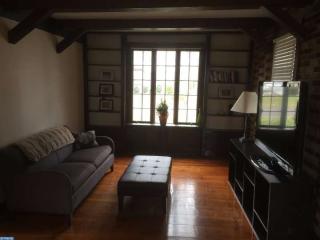 213 Lakeside Blvd, Trenton NJ  08610-1639 exterior