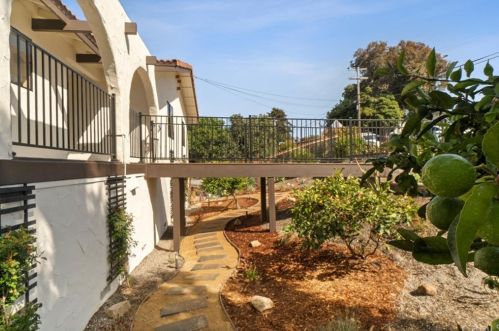 1500 Hillcrest Dr, Pismo Beach CA  93420-2215 exterior