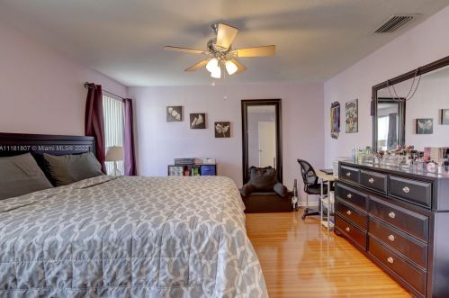 2053 149th Ave, Hollywood FL 33027-4340 exterior