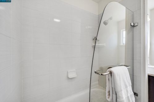 1831 Oakmead Dr, Concord CA 94520-3006 exterior