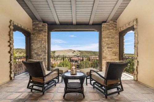 14 Morning Lgt, Newport Beach CA  92657-1654 exterior